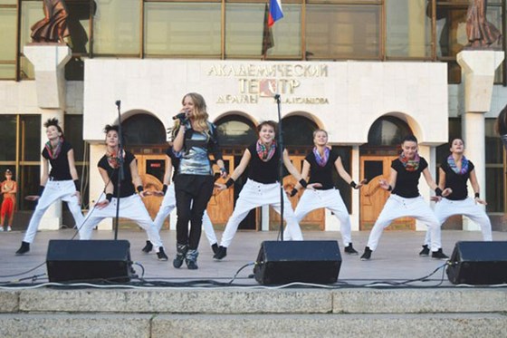 работы: База артистов